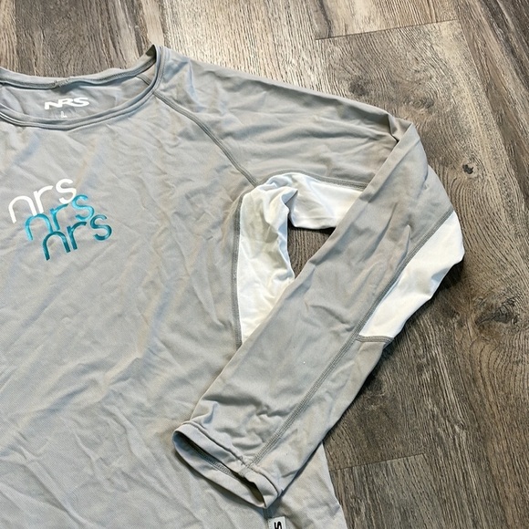 NRS Women’s H2Core Silkweight Grey and White long Sleeve Shirt, size large - Picture 6 of 10